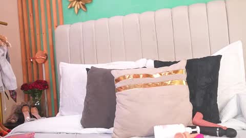 Snapshot of katlyn_martins chatting on November 2025 06:21:01 PM K A T L Y N online show from November 2025 06:21:01 PM