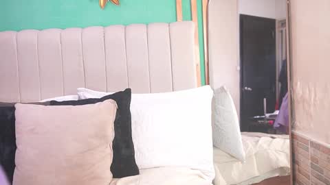 Snapshot of katlyn_martins chatting on November 2025 06:12:01 PM K A T L Y N online show from November 2025 06:12:01 PM