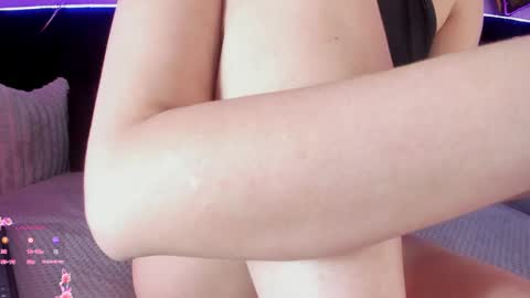 Snapshot of katniss_lovee_ chatting on December 2025 05:05:01 AM .... Katniss .... online show from December 2025 05:05:01 AM