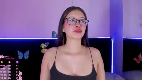 Snapshot of katniss_lovee_ chatting on December 2025 03:12:02 AM .... Katniss .... online show from December 2025 03:12:02 AM