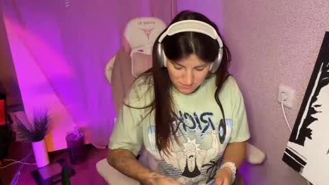 Snapshot of katrin_kristal chatting on October 2025 11:01:02 PM naked in pvt show 100 tk online show from October 2025 11:01:02 PM