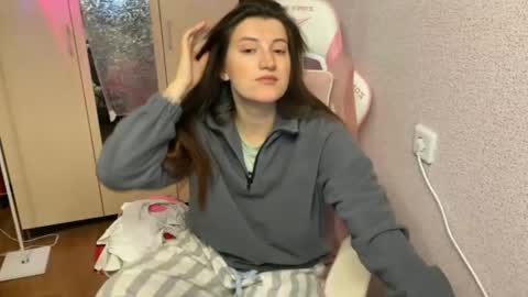 Snapshot of katrin_kristal chatting on April 2026 04:31:02 PM naked in pvt show 100 tk online show from April 2026 04:31:02 PM