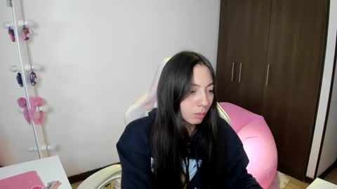 Snapshot of katrinrosex chatting on December 2024 12:24:01 AM Katrin online show from December 2024 12:24:01 AM