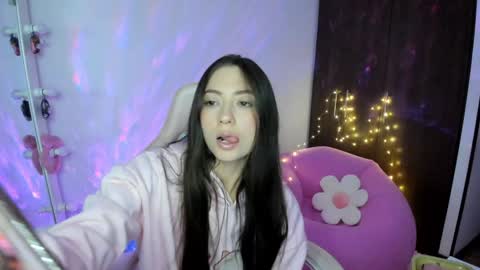 Snapshot of katrinrosex chatting on December 2024 12:01:02 AM Katrin online show from December 2024 12:01:02 AM