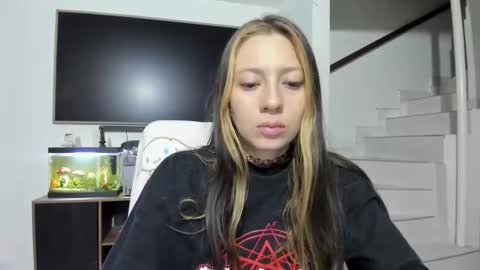 Snapshot of katrinrosex chatting on September 2025 11:00:01 AM Katrin online show from September 2025 11:00:01 AM