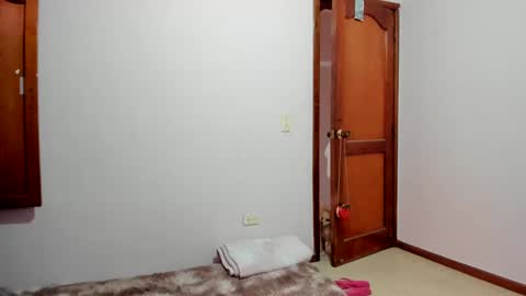 Snapshot of katrinrosex chatting on November 2025 02:17:01 PM Katrin online show from November 2025 02:17:01 PM