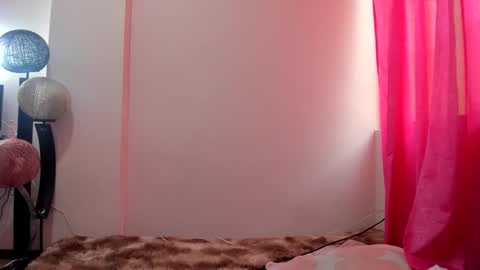 Snapshot of katrinrosex chatting on November 2025 03:02:01 PM Katrin online show from November 2025 03:02:01 PM