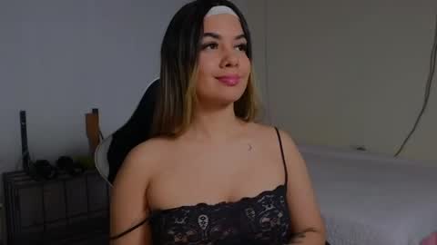 Snapshot of katt_bdsm chatting on April 2026 04:15:01 PM Katt online show from April 2026 04:15:01 PM
