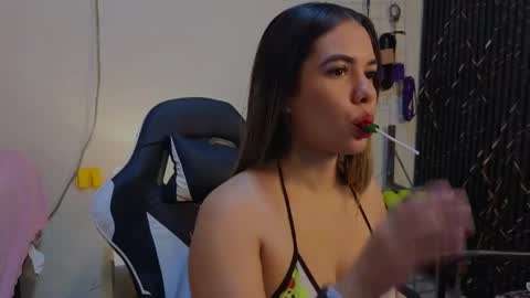 Snapshot of katt_bdsm chatting on April 2026 05:07:02 PM Katt online show from April 2026 05:07:02 PM