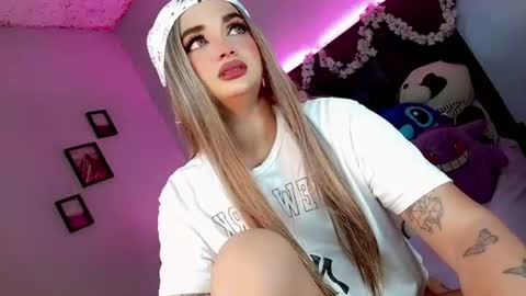 Snapshot of kattie_sweet_ chatting on October 2025 01:00:02 AM kattie_sweet_ online show from October 2025 01:00:02 AM