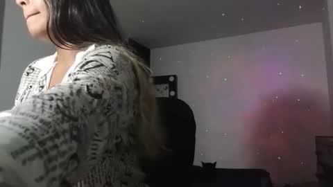 Snapshot of katty_bluntt chatting on December 2024 04:48:02 AM Luu sell online show from December 2024 04:48:02 AM