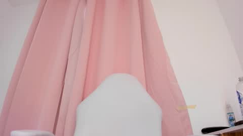 Snapshot of katty_feet_ chatting on November 2025 08:52:02 PM Katty online show from November 2025 08:52:02 PM