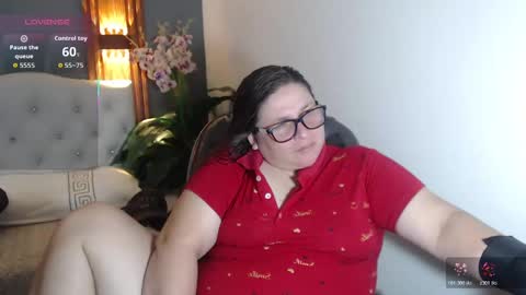 Snapshot of katty_findom_ chatting on November 2025 01:21:02 PM katty online show from November 2025 01:21:02 PM