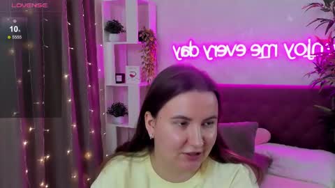 Snapshot of katyaneilson chatting on June 2026 06:33:02 AM Kate online show from June 2026 06:33:02 AM