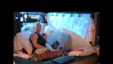 Snapshot of katycouple69 chatting on March 2026 05:53:01 AM katycouple69 online show from March 2026 05:53:01 AM