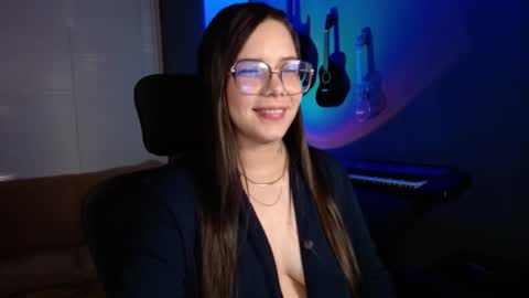 Kay online show from October 2025 08:44:02 PM