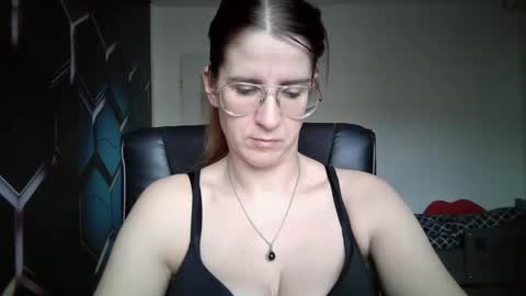 KayaLips online show from September 2025 02:11:02 PM