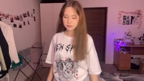 Nyelle online show from April 2026 02:03:02 PM