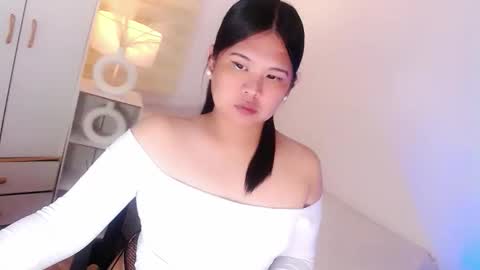 Y O U R        F U T U R E       K A Y L E E  online show from April 2026 03:28:01 PM