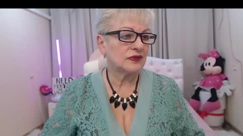 Snapshot of kaylesmoll chatting on May 2026 01:57:16 AM kaylesmoll online show from May 2026 01:57:16 AM