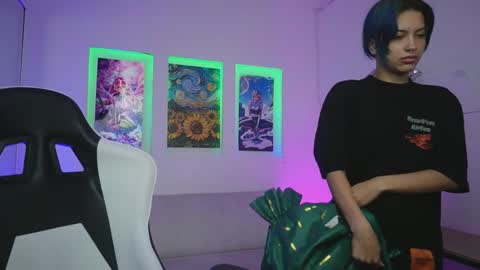 Kayra online show from October 2025 11:33:02 AM