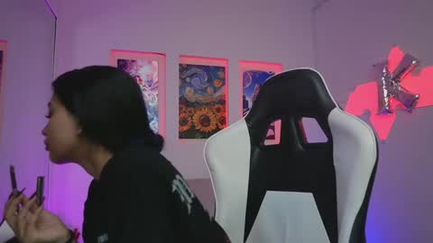 Kayra online show from December 2025 12:09:01 PM