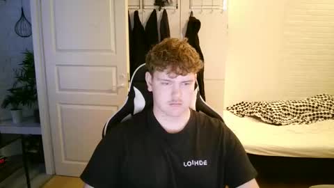 Snapshot of kayttajaviides5 chatting on November 2025 08:58:02 AM Aatu online show from November 2025 08:58:02 AM