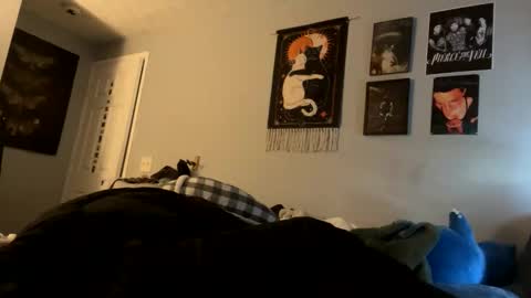 kearianwat online show from April 2026 06:09:01 PM