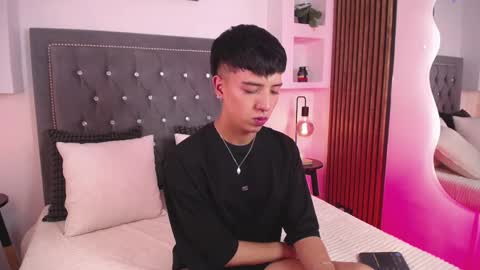 Snapshot of keen_nico chatting on February 2026 01:00:02 PM nico online show from February 2026 01:00:02 PM