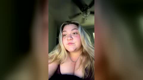 Snapshot of keilei22 chatting on May 2026 03:53:02 PM keilei22 online show from May 2026 03:53:02 PM
