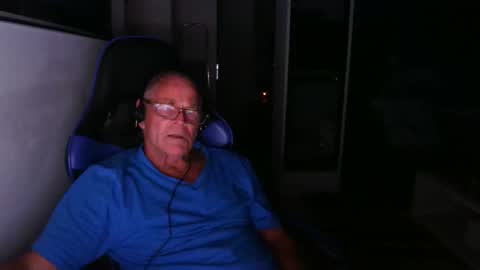 keinewill2002 online show from September 2025 09:48:02 PM