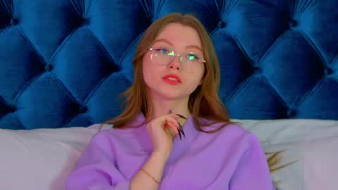 Keira online show from February 2025 09:42:01 AM