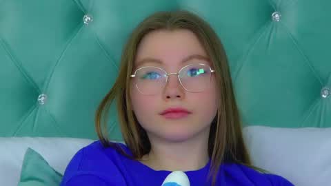 Keira online show from March 2025 04:08:02 AM