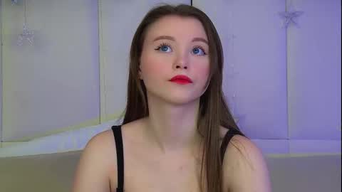 Keira online show from December 2025 06:52:01 AM