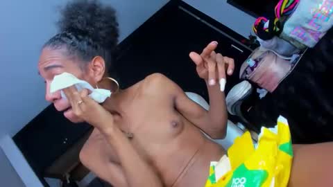 KEISY MARIANA  online show from April 2026 06:01:01 PM