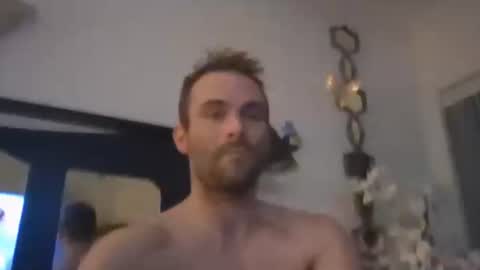 Snapshot of keithross1205 chatting on March 2025 05:59:02 AM clyde online show from March 2025 05:59:02 AM