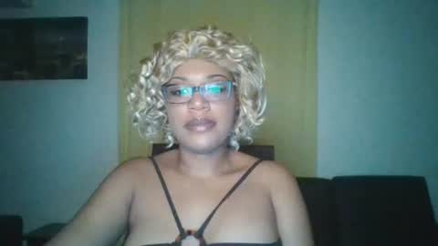 Snapshot of kelliecapri chatting on June 2026 05:57:01 AM Kellie online show from June 2026 05:57:01 AM