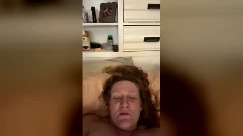 Snapshot of kellilyn10 chatting on March 2026 08:19:01 AM kellilyn10 online show from March 2026 08:19:01 AM