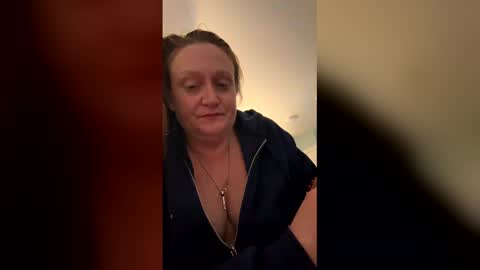 Snapshot of kellilyn10 chatting on March 2026 08:51:02 AM kellilyn10 online show from March 2026 08:51:02 AM