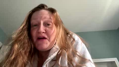 Snapshot of kellilyn10 chatting on April 2026 06:16:01 PM kellilyn10 online show from April 2026 06:16:01 PM