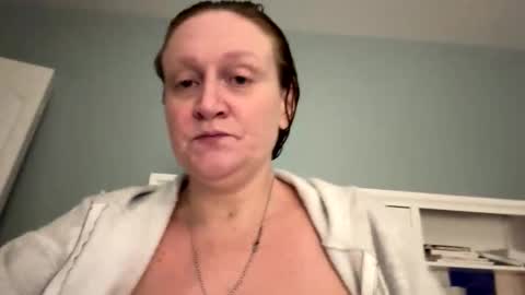 Snapshot of kellilyn10 chatting on April 2026 02:12:02 AM kellilyn10 online show from April 2026 02:12:02 AM