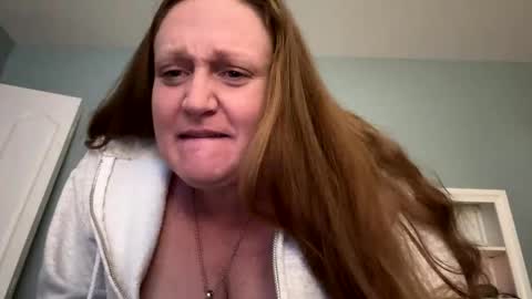 Snapshot of kellilyn10 chatting on April 2026 01:39:01 AM kellilyn10 online show from April 2026 01:39:01 AM