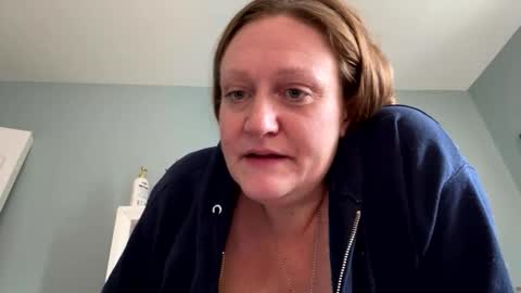 Snapshot of kellilyn10 chatting on April 2026 06:45:01 PM kellilyn10 online show from April 2026 06:45:01 PM