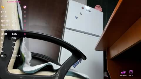 Snapshot of kelly_case18 chatting on December 2024 11:54:02 AM KELLY online show from December 2024 11:54:02 AM