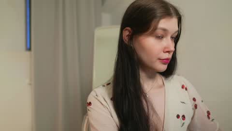 Snapshot of kelly_ember chatting on February 2025 02:15:01 PM KELLY online show from February 2025 02:15:01 PM