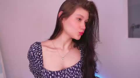 Snapshot of kelly_ember chatting on March 2025 08:40:02 AM KELLY online show from March 2025 08:40:02 AM