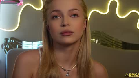 Kelly online show from September 2025 05:18:02 AM