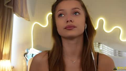 Kelly online show from April 2026 05:19:08 AM