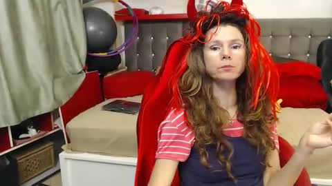 kelly online show from October 2025 09:59:01 PM