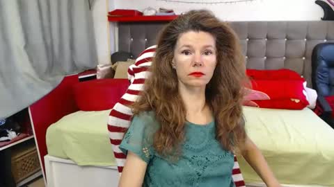 kelly online show from November 2025 09:42:01 AM